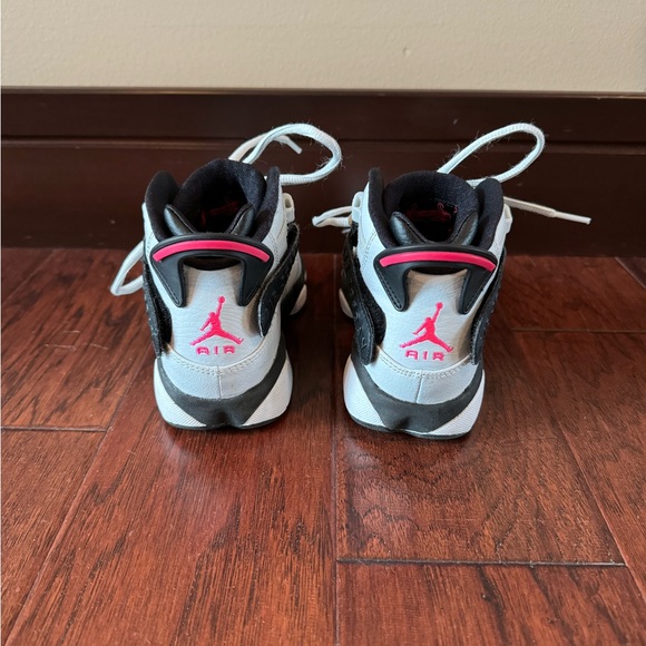 Girls Jordan Basketball Shoes - Picture 12 of 16
